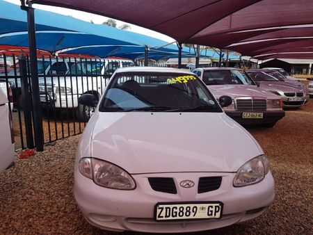 2000-Hyundai-Elantra-16-GL_2