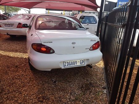 2000-Hyundai-Elantra-16-GL_3
