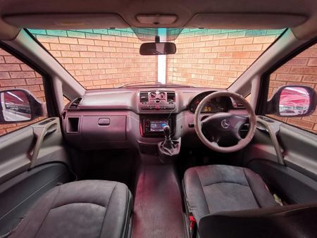 2005-Mercedes-Benz-Vito-115-CDI-CrewBus_10