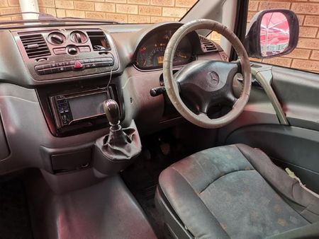 2005-Mercedes-Benz-Vito-115-CDI-CrewBus_7