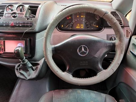 2005-Mercedes-Benz-Vito-115-CDI-CrewBus_8