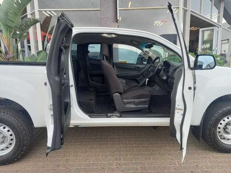 2020-Isuzu-D-Max-250-HO-Hi-Rider-Auto-Extended-Cab_3