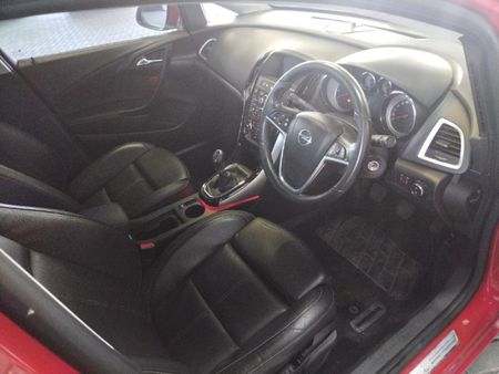 2015-Opel-Astra-16T-Cosmo_10