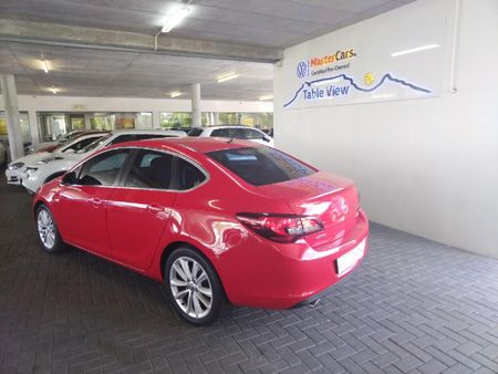 2015-Opel-Astra-16T-Cosmo_2