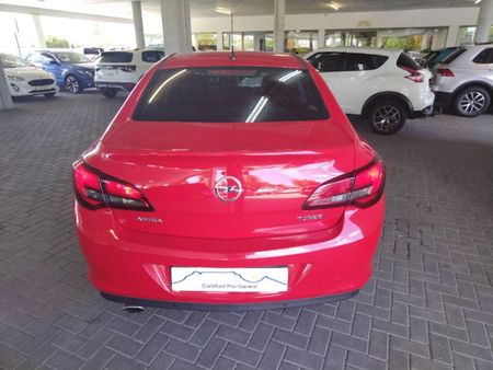 2015-Opel-Astra-16T-Cosmo_3
