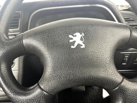 2000-Peugeot-306-20-XT-Sedan-Auto_13