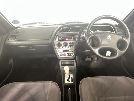 2000-Peugeot-306-20-XT-Sedan-Auto_1