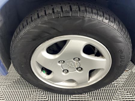 2000-Peugeot-306-20-XT-Sedan-Auto_4