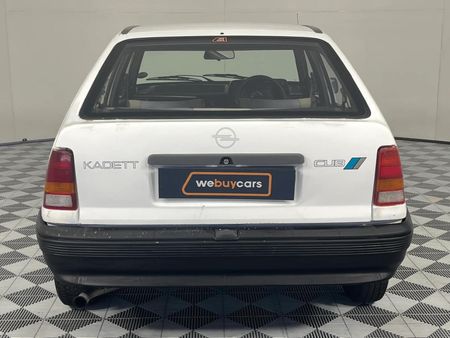 1989-Opel-Kadett-13-Cub_17