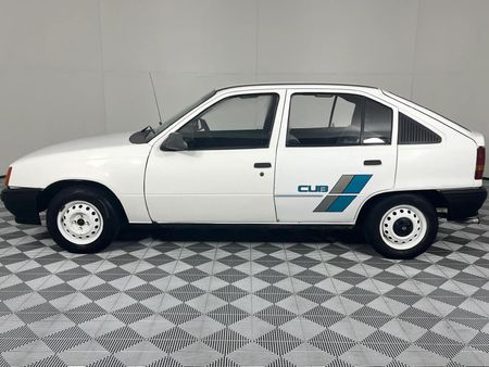 1989-Opel-Kadett-13-Cub_18