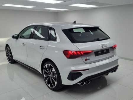 2023-Audi-S3-Sportback-20-TFSI-Quattro-S-Tronic_11