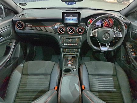 2017-Mercedes-AMG-CLA-45-AMG_10