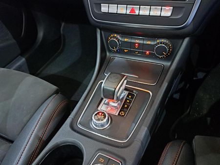 2017-Mercedes-AMG-CLA-45-AMG_16