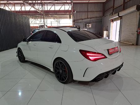 2017-Mercedes-AMG-CLA-45-AMG_4
