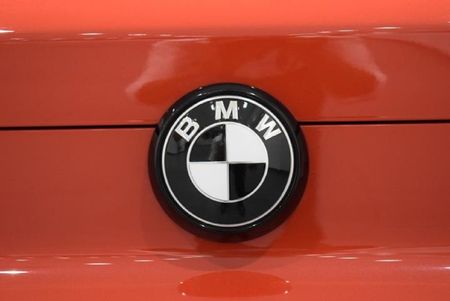 2022-BMW-X6-M-Competition_17