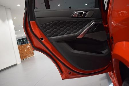 2022-BMW-X6-M-Competition_6