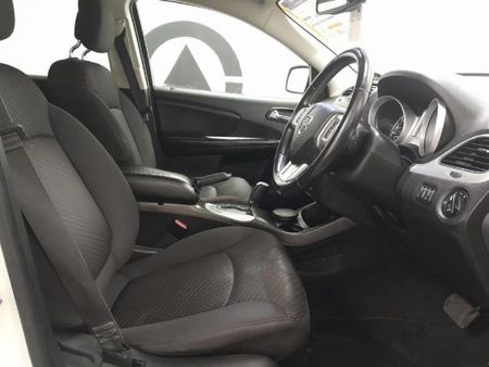 2013-Dodge-Journey-36-V6-SXT-Auto_11