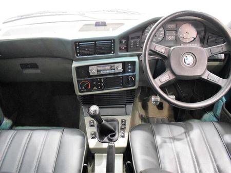 1987-BMW-5-Series-525e_12