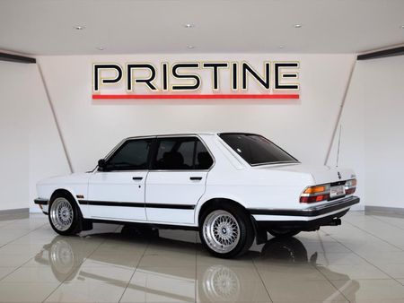 1987-BMW-5-Series-525e_3