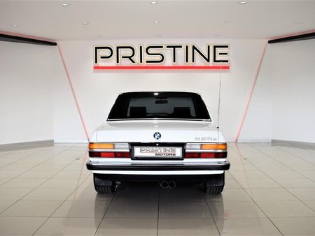 1987-BMW-5-Series-525e_4