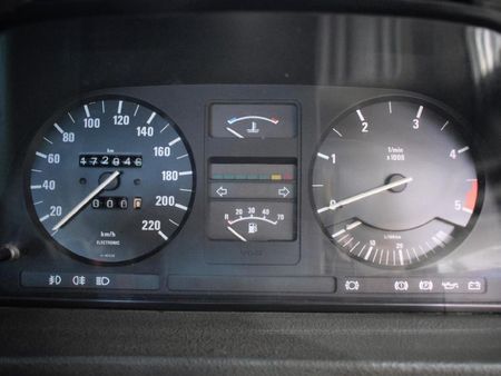 1987-BMW-5-Series-525e_6