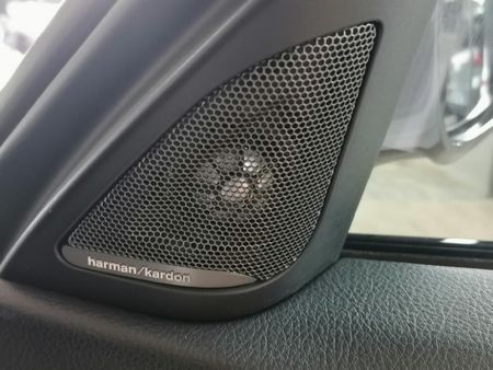 2013-BMW-3-Series-335i-M-Sport-Auto_11