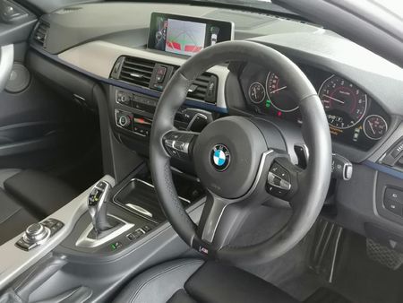 2013-BMW-3-Series-335i-M-Sport-Auto_7