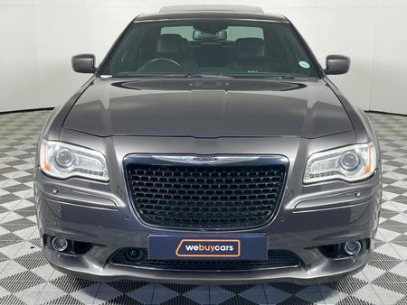 2014-Chrysler-300C-SRT8_15