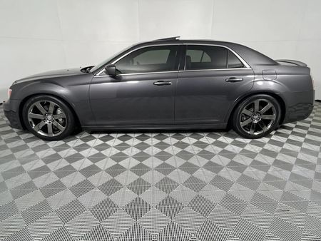 2014-Chrysler-300C-SRT8_19