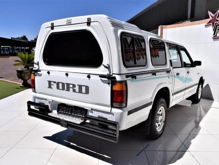 1992-Ford-Courier-3000-Leisure_11