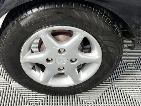 2006-Ford-Ka-13_7