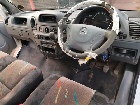 2004-Mercedes-Benz-Sprinter-416-Cdi-211-Seat_11