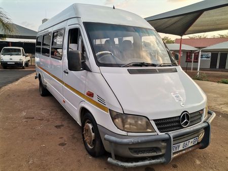 2004-Mercedes-Benz-Sprinter-416-Cdi-211-Seat_2