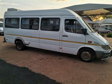 2004-Mercedes-Benz-Sprinter-416-Cdi-211-Seat_3