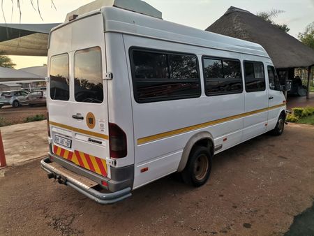 2004-Mercedes-Benz-Sprinter-416-Cdi-211-Seat_4