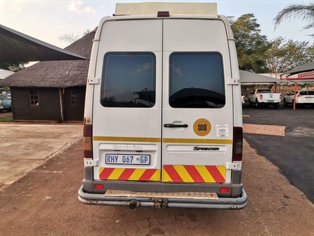2004-Mercedes-Benz-Sprinter-416-Cdi-211-Seat_5