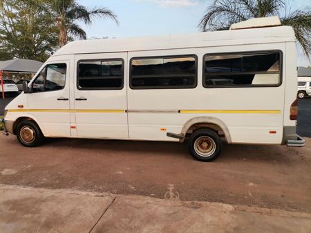 2004-Mercedes-Benz-Sprinter-416-Cdi-211-Seat_7