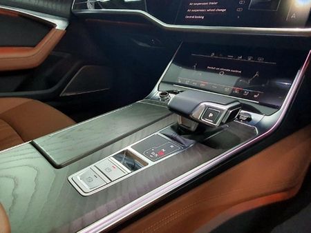 2022-Audi-A7-Sportback-30-TFSI-quattro-Auto-55-TFSI_9