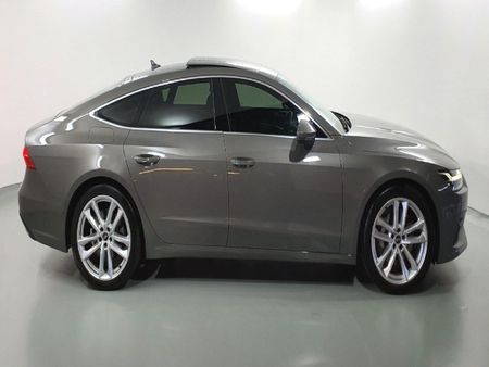2022-Audi-A7-Sportback-30-TFSI-quattro-Auto-55-TFSI_5