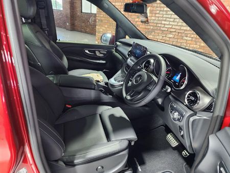 2023-Mercedes-Benz-V-Class-V-300d-Exclusive_9
