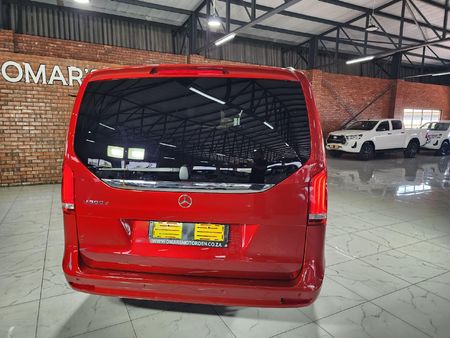 2023-Mercedes-Benz-V-Class-V-300d-Exclusive_4