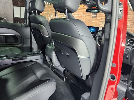 2023-Mercedes-Benz-V-Class-V-300d-Exclusive_5