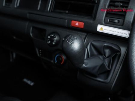 2023-Toyota-Quantum-25-D-4D-Sesfikile-16-seat_9