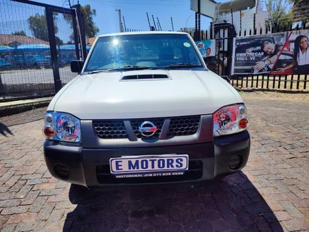 2020-Nissan-NP300-25-TDi-LWB-Single-Cab_1