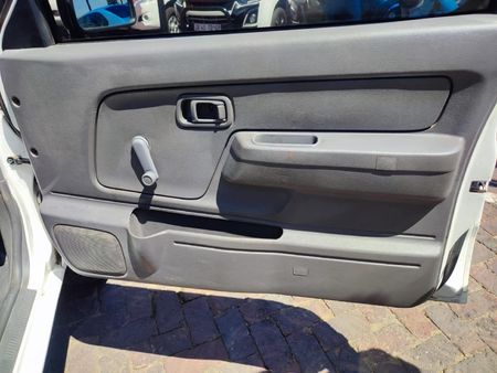2020-Nissan-NP300-25-TDi-LWB-Single-Cab_8