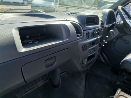 2004-Mercedes-Benz-Sprinter-416-Cdi-211-Seat_10