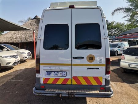 2004-Mercedes-Benz-Sprinter-416-Cdi-211-Seat_5