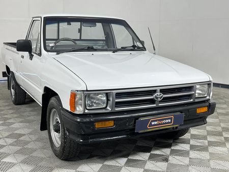 1995-Toyota-Hilux-1800-S-Single-Cab_10