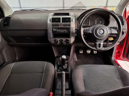 2014-Volkswagen-Polo-Vivo-16-Maxx_9
