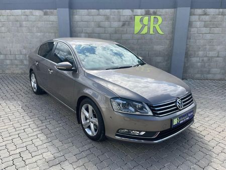 2012-Volkswagen-Passat-18-TSI-Comfortline-118kW_0